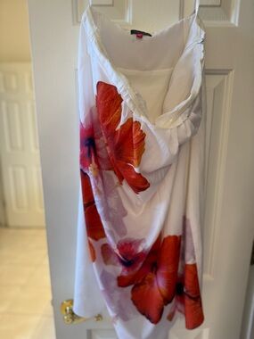 Vince Camuto Tropical 🌴 White Slip Dress